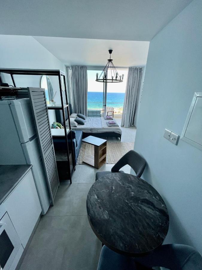 Sea View Suites By The Coast Famagusta  Exterior foto