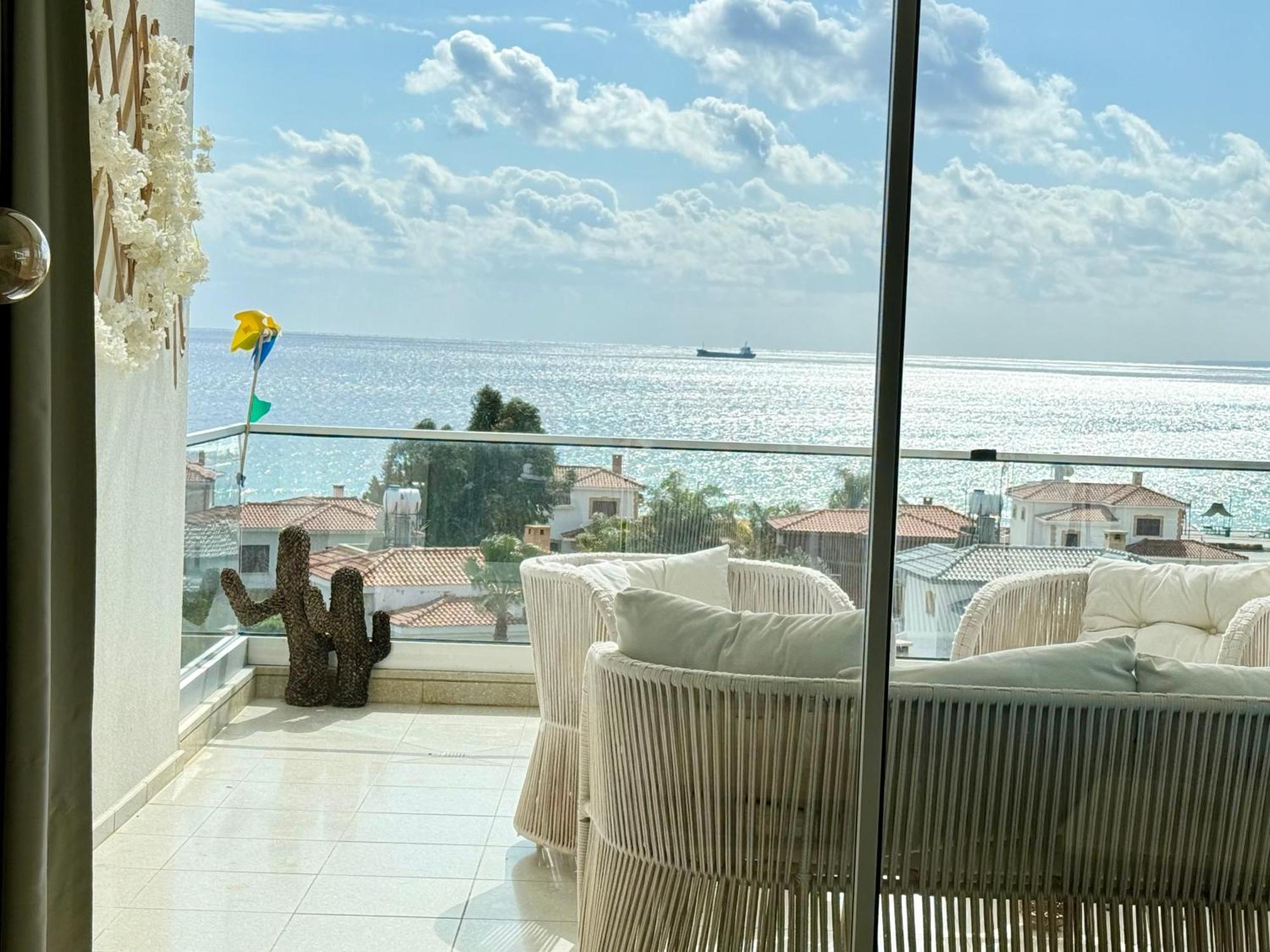 Sea View Suites By The Coast Famagusta  Exterior foto